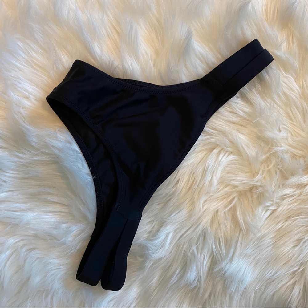 Sale! Straps sexy bikini bottoms - Picture 3 of 8